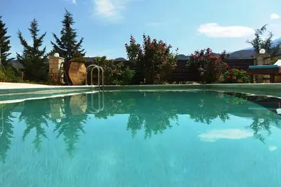 Petite maison dans la prairie - Piscine privée