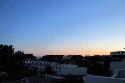 Image de At a sea view top-floor apt, 500 m from the beach!