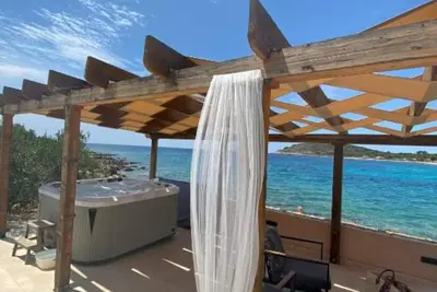 Image de Maison de plage, première rangée, villa Vela Rina