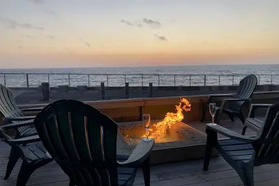 Image de Beach Front 6000sf 9b / 6bth Luxury House 7 milles à Sf