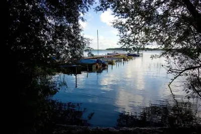 Image de Appartement calme avec terrasse à seulement 5 minutes de Müritz