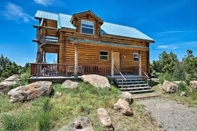 Image de Nouveau! Cabine Moab avec animaux domestiques avec vue sur la montagne et barbecue!