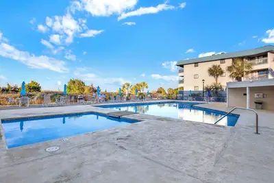 Image de Magnifique condo 1 chambre face à la plage