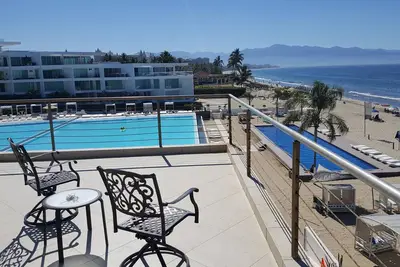 Image de ! ! ! Beachfront! ! ! *** Vente ÉNORME *** 4000 pc SÉJOUR Terrasse