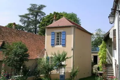 Image de Maison rénovée avec vue sur château, animaux acceptés, terrasse panoramique