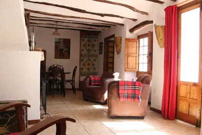 Image de Bel appartement avec patio privé au milieu des oliveraies.
