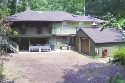 Image de Big House, Big Yard, près de tout à Gretna! !