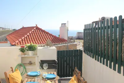 Image de Cozy Azenhas do Mar Cottage par Lisbon Dreams