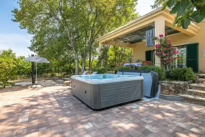 Image de Belle maison à Ostrobradic avec jacuzzi