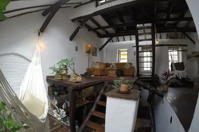 Bateau de pirates coloniaux en bois