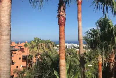 Image de Luxueux penthouse de 3 chambres récemment rénové à Puerto Banus, Marbella