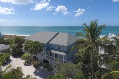 Image de 2 chambres à coucher sur la plage!