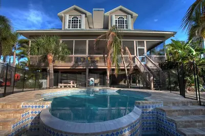 Image de Luxe 4 chambres piscine maison près de la plage, quai privé sur Kettle Harbor.
