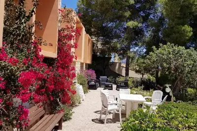 Image de Maison de vacances avec un grand jardin près de la plage et avec vue sur la mer jusqu'à 8 personnes