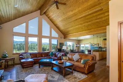 Image de Beautiful Mountain Home 2 Miles to Ski, Hot Tub, Pet Friendly - Chiens / Chevaux