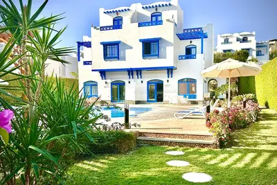 Image de Villa de luxe avec vue mer et piscine