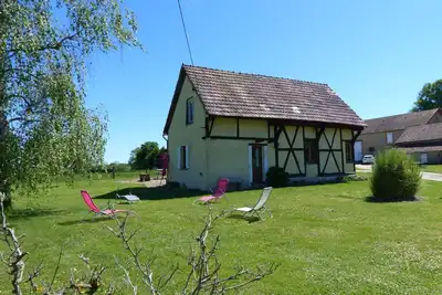 Image de Maison solognote avec piscine chauffée, jardin et équipements complets près du Pal.