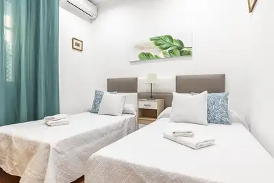 Image de Maison De LUMIÈRE apt 1 -Élégante vieille ville 3px wifi tv ac