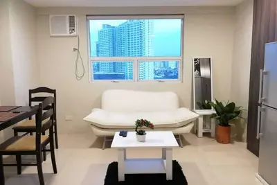 Image de Frais Nouveau spacieux Loft 1 Br à Quezon City