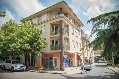 Image de Thermes Heviz Hongrie Appartement climatisé toute l'année ascenseur parking privé