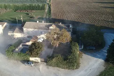 Image de Beau Mas Provençal avec 3 Chambres d'Hotes + piscine