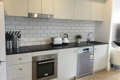 Image de Appartement indépendant d'une chambre - Kingston Foreshore à votre porte