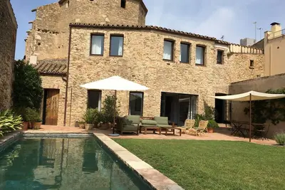 Image de Maison de village avec jardin et piscine. Costa Brava