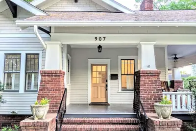 Image de Superbe maison dans un excellent emplacement près du centre-ville!