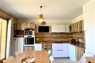 Image de Chalet rénové 7 pers avec terrasse, local ski et parking gratuit