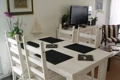 Image de Bel appartement avec balcon, 100m de la plage et 50m des animations