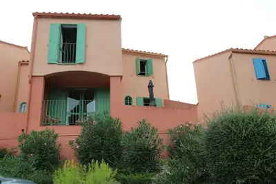 Image de Maison dans résidence calme avec piscine, tennis, 15 mn de la plage.