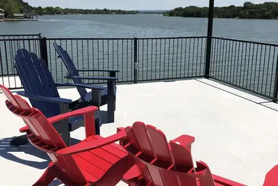 Image de Au bord de l'eau Lakehouse, vue sur le front de mer, eau libre, - avec ombre