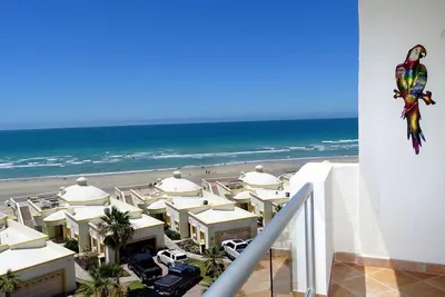 Image de Spectaculaire 1 chambre à coucher sur la plage de sable à Las Palmas Resort G-502