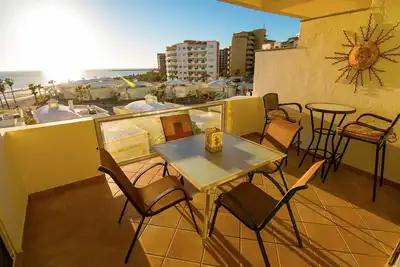 Image de Luxueux condo de 1 chambre sur la plage de sable à Las Palmas Resort B-402