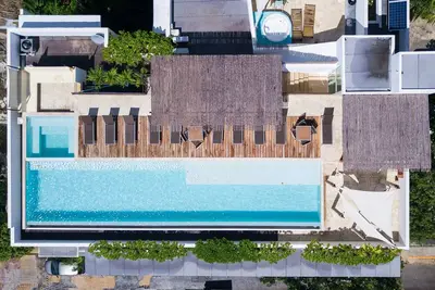 Image de ** Condo moderne situé à 3 pâtés de maisons de la plage **