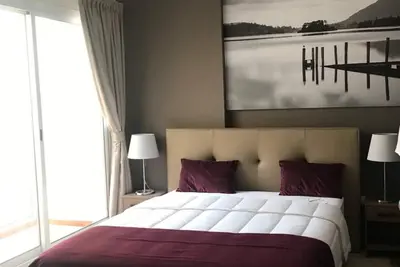 Image de confortable une chambre entièrement meublée