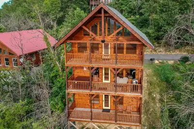 Vue à couper le souffle, Wifi, HotTub, Smart Tv, théâtre, salle de jeux, piscine, près de D’wood