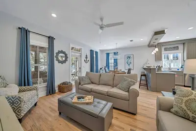 Image de Idéalement situé à Magnolia Cottages au bord de la mer - À pied de la plage et de la piscine!