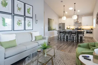 Image de Asheville Getaway, Niveau confortable, Vues sur la montagne, minutes du centre-ville d'Asheville