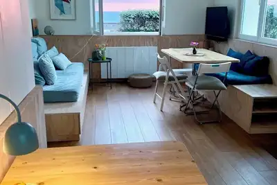 Image de Apt convivial en1ère ligne refait à neuf fonctionnel et lumineux\nRéduct° cet été