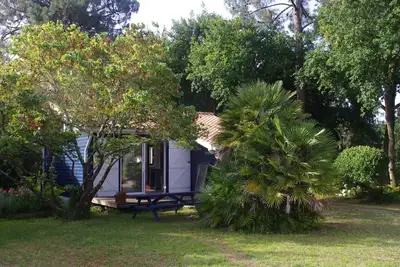 Image de De l'espace et du calme, charmante petite maison, jardin 2600m², à 800m plage
