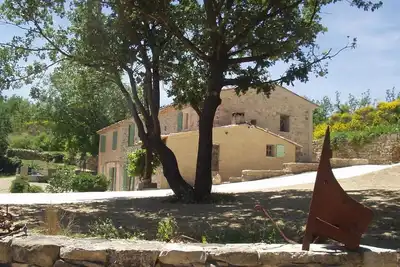 Image de Location d'une Maison indépendante avec  piscine dans parc du Luberon