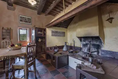 Image de Holding historique avec une magnifique piscine près de Sienne, Toscane, Italie