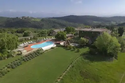 Image de Villa Dipendenza, Holding historique avec une magnifique piscine