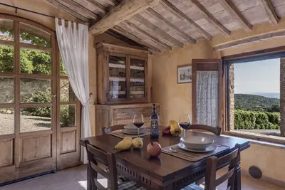 Image de Suite appartement indépendant situé dans le domaine historique de 1600