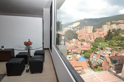 Image de Robyn - 1 Br. Appartement exécutif avec vue imprenable sur la montagne