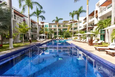 Image de Condo moderne coloré et créatif sur Coco Beach - Via 38