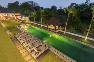 Image de Seminyak, Grands groupes, 11 Bdr / 14 lits, Près de la plage