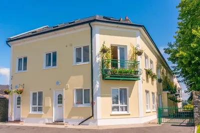 Image de Trois maisons indépendantes avec vue sur le front de mer