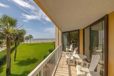 Image de King & Prince 3 chambres en bord de mer avec piscine!